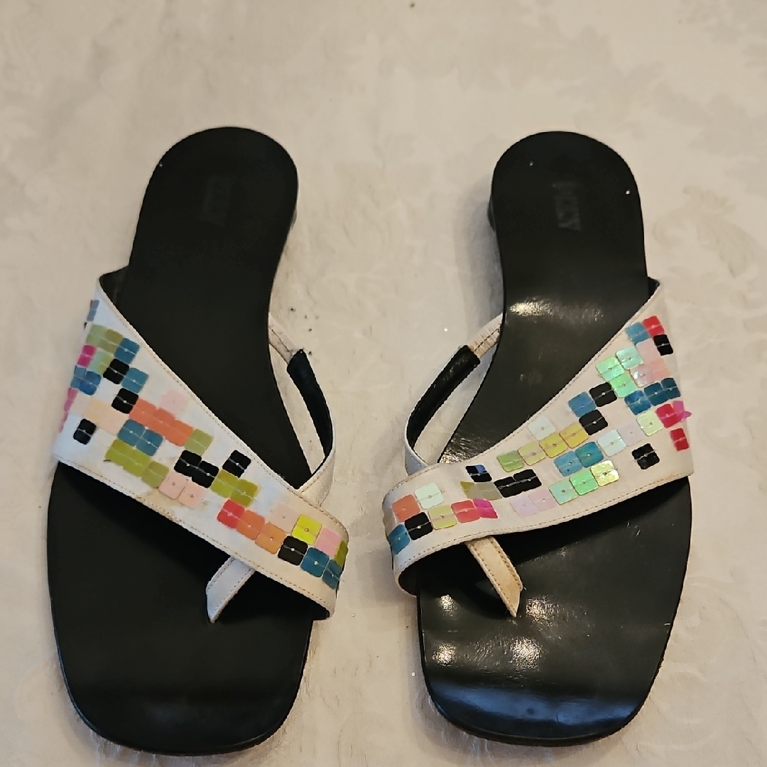 Dkny Leather Sole 1cm Flip Flop With Sequin Detail. Size 7